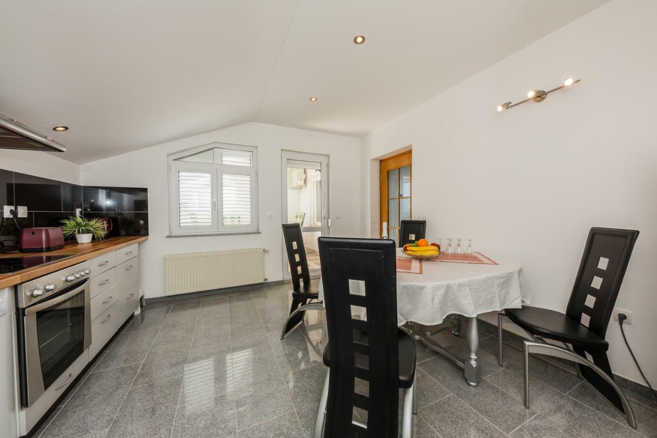 Apartman Lucija Kastela Exterior photo